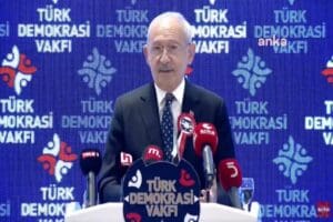 &nbsp; Kemal Kılı&ccedil;daroğlu, &ldquo;T&uuml;rk Demokrasi Vakfı; Yeniden&rdquo; başlıklı toplantıda "Siyaset&ccedil;i