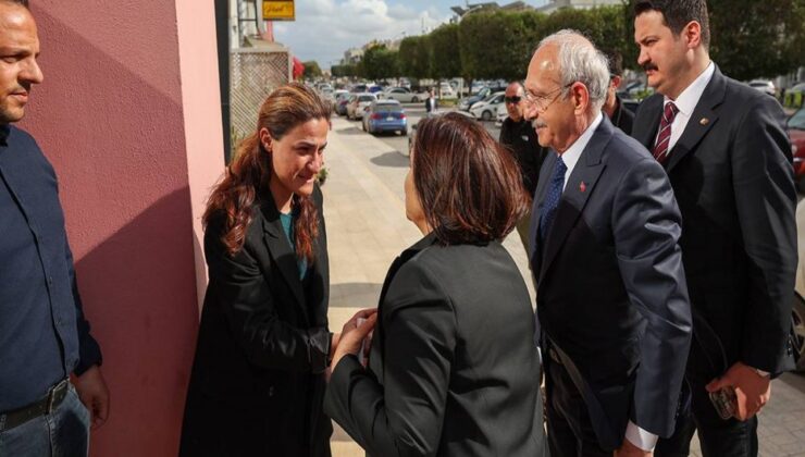 Kılıçdaroğlu ve eşi Selvi Kılıçdaroğlu, İsias Hotel’de hayatını kaybeden öğrencilerin ailelerini ziyaret etti
