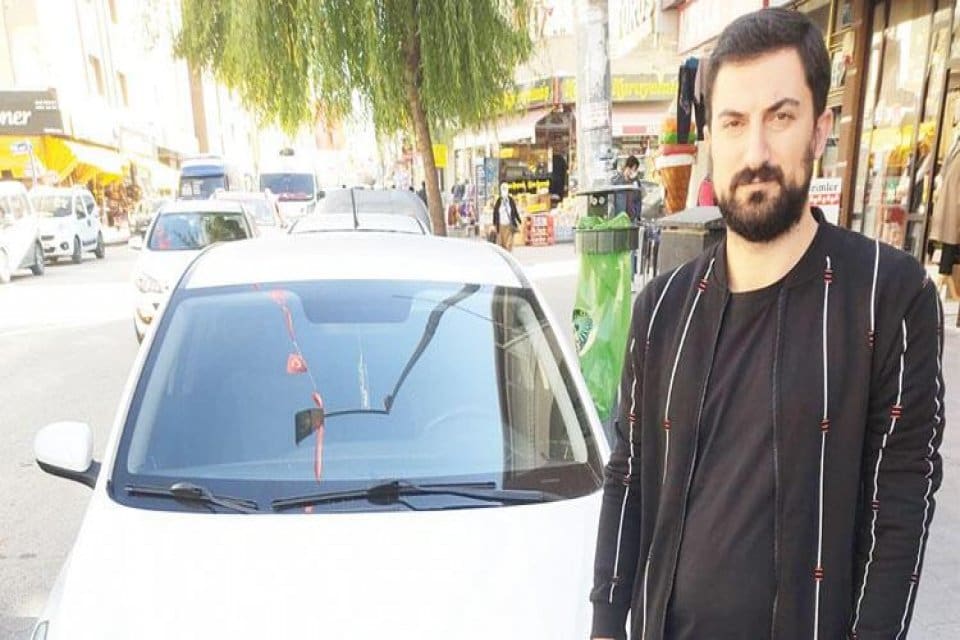 Otomobil satın alan Ali Orak, aracın km&rsquo;sinin d&uuml;ş&uuml;r&uuml;ld&uuml;ğ&uuml;n&uuml; fark edince