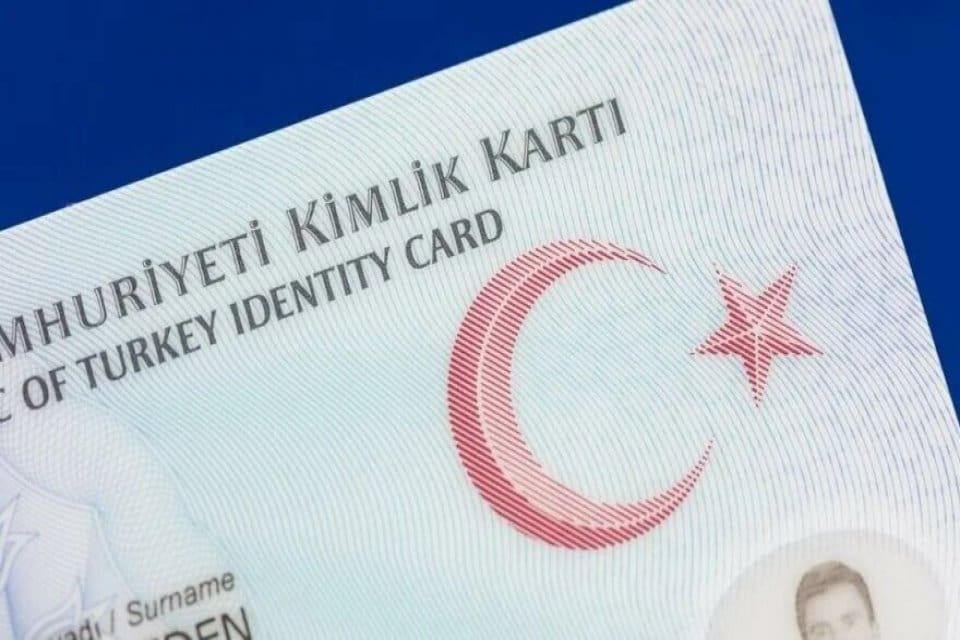 Kimlik kartlarıyla ilgili yeni bir uygulamaya ge&ccedil;iliyor. İ&ccedil;işleri Bakanı Soylu,