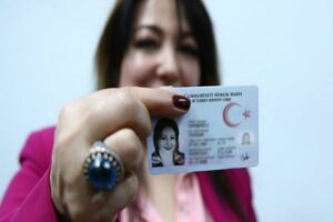 Hayat Kimliğinle Kolay uygulaması ile artık ehliyetinizi T.C. Kimlik Kartınıza