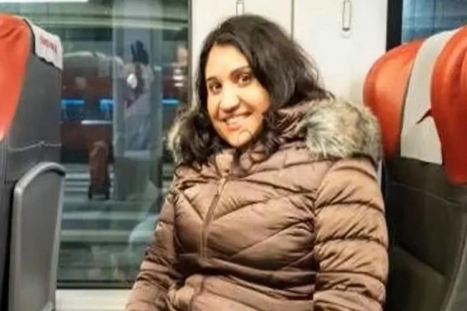 İtalya'da g&uuml;ndem bir okulda hademe olarak &ccedil;alışan gen&ccedil; kadının Milano'da