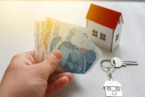Milyonlarca kiracı ve ev sahibi y&uuml;zde 25 zam sınırının uzatılıp