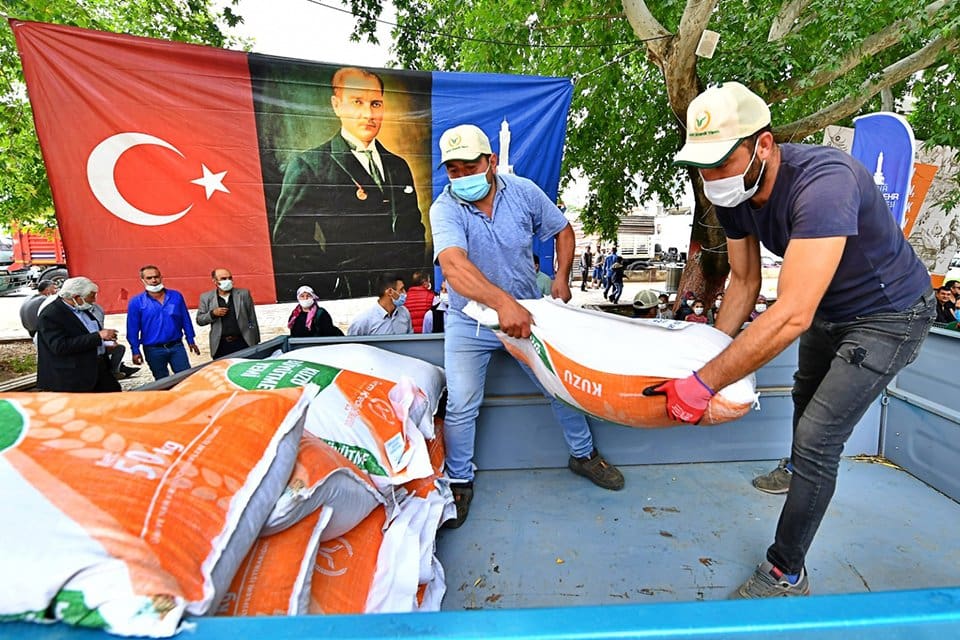 İzmir B&uuml;y&uuml;kşehir Belediye Başkanı Tun&ccedil; Soyer'in &ldquo;Başka Bir Tarım M&uuml;mk&uuml;n&rdquo;