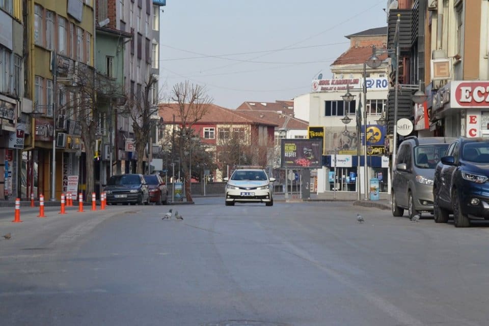 Kırmızı il kategorisindeki Aksaray'da bug&uuml;n tam kapanma uygulanıyor. &Ouml;nceden uygulanan