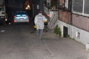İzmir'in Karabağlar il&ccedil;esinde, kız ka&ccedil;ırma nedeniyle husumetli olan iki grup