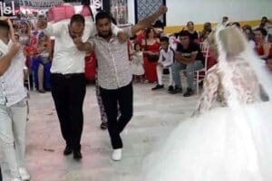 İZMİR'de kız kardeşi S.G. ile evlenen Tugay Keser'i (24), d&uuml;ğ&uuml;n