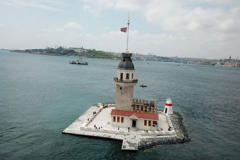 İstanbul&rsquo;un simgelerinden biri olan Kız Kulesi&rsquo;ndeki restorasyon &ccedil;alışmaları tamamlanma aşamasına