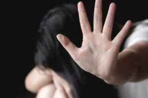 İZMİR'in Karşıyaka il&ccedil;esinde &ouml;z kızı N.&Ouml;.'y&uuml; istismar ettiği iddiasıyla yargılanan