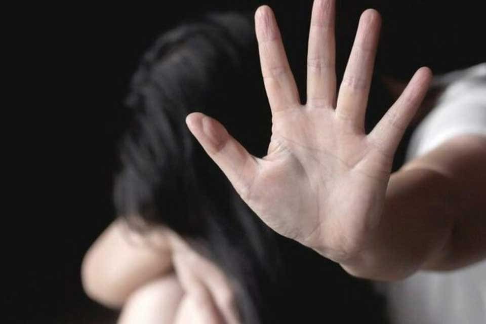 İZMİR'in Karşıyaka il&ccedil;esinde &ouml;z kızı N.&Ouml;.'y&uuml; istismar ettiği iddiasıyla yargılanan
