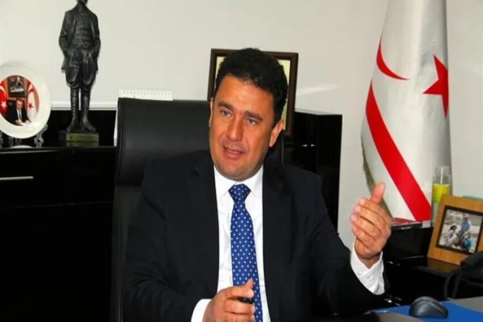 Kuzey Kıbrıs T&uuml;rk Cumhuriyeti (KKTC) Başbakanı Ersan Saner, Meclis&rsquo;te yaşanan