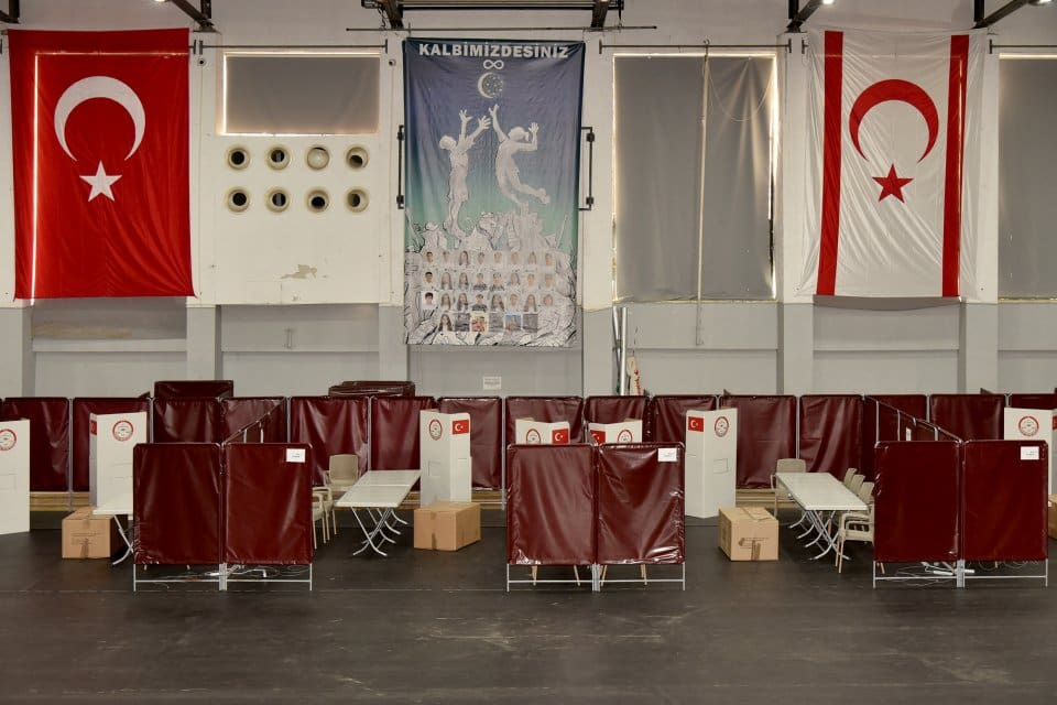 142 BİN KAYITLI SE&Ccedil;MEN 142 bin kayıtlı se&ccedil;menin bulunduğu KKTC'de,