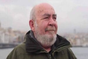Seslendirme sanat&ccedil;ısı ve oyuncu İsmail K&ouml;ksal Eng&uuml;r, b&ouml;brek yetmezliğine bağlı