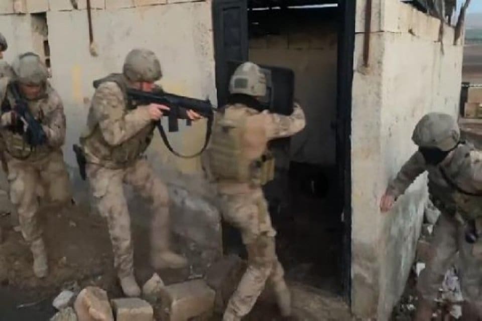 Şanlıurfa merkezli 3 ilde, jandarmanın uyuşturucu satıcılarına y&ouml;nelik d&uuml;zenlediği &lsquo;K&ouml;k&uuml;n&uuml;