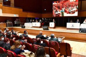 İzmir B&uuml;y&uuml;kşehir Belediyesi Nisan ayı Olağan Meclis Toplantısı birinci oturumu