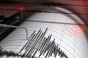 Yunanistan'ın Larisa kenti yakınlarında saat 15.57'de bir deprem meydana geldi.