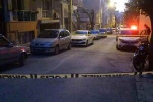 İZMİR'in Buca il&ccedil;esinde aralarında husumet bulunan Adem Ateş'i (38) tabancayla