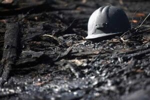 İZMİR'in Tire il&ccedil;esinde, k&ouml;m&uuml;r ocağında karbonmonoksit gazından zehirlenen 2 iş&ccedil;iden