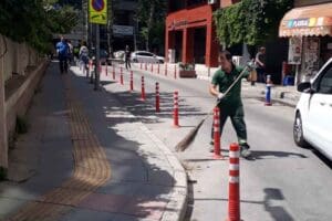 Konak Belediyesi Temizlik İşlerine bağlı ekipler, il&ccedil;enin d&ouml;rt bir yanında
