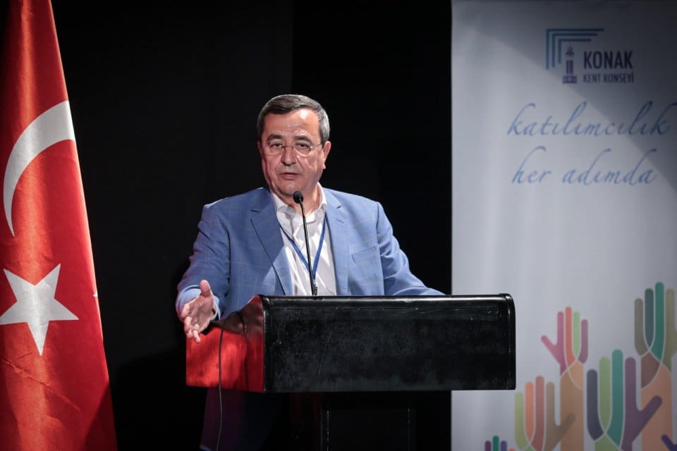 Konak Belediye Başkanı Abd&uuml;l Batur, Konak Kent Konseyi&rsquo;nin genel kurulunda