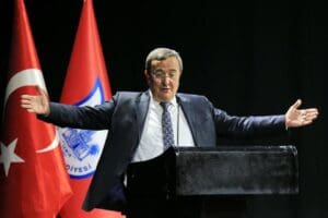 Başkan Batur, Konak Belediyesi Gen&ccedil;lik Meclisi&rsquo;nin ikinci d&ouml;nem ilk toplantısına