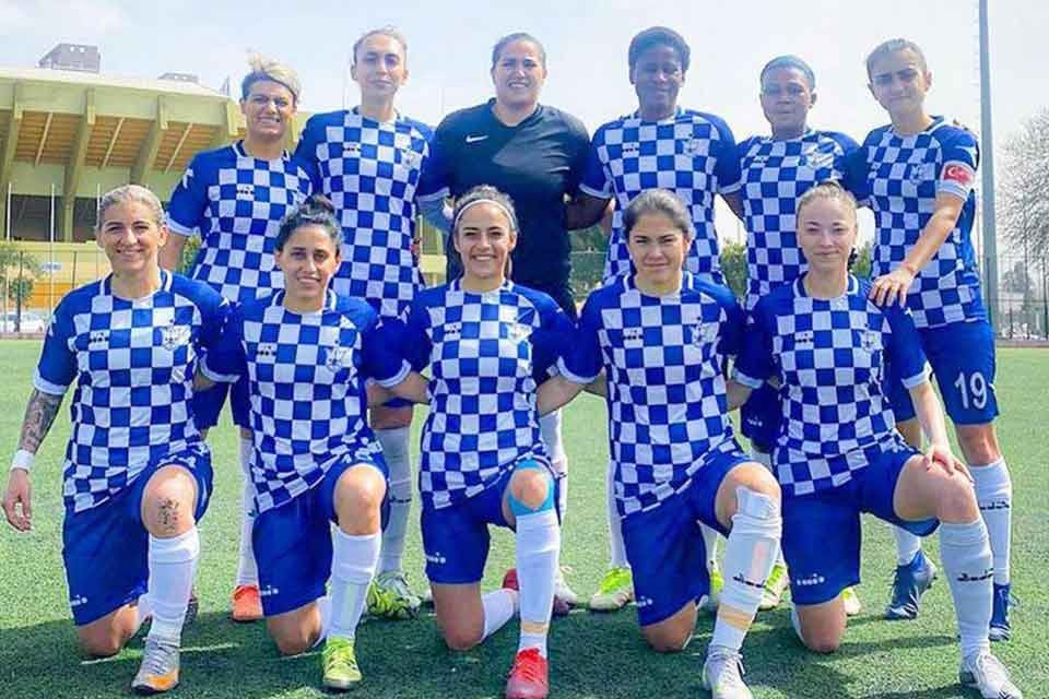 Konak Belediyespor Kadın Futbol Takımı, Galatasaray Hepsiburada&rsquo;yı İzmir Atat&uuml;rk Stadı&rsquo;nda