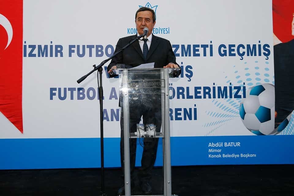 Konak Belediyesi&rsquo;nin, İzmir ve T&uuml;rk futboluna emek vermiş ancak bug&uuml;n
