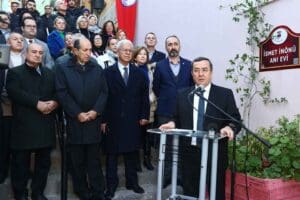 T&uuml;rkiye Cumhuriyeti'nin ilk Başbakanı ve ikinci Cumhurbaşkanı İsmet İn&ouml;n&uuml;,&nbsp; ebediyete