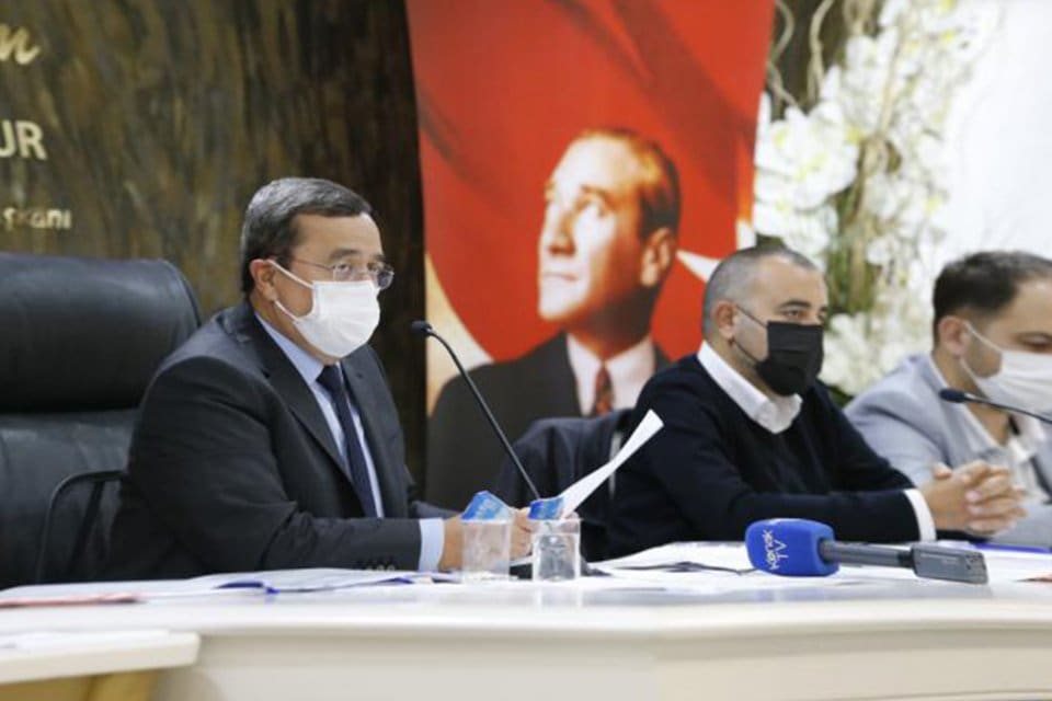 Konak Belediyesi Nisan ayı meclis toplantısının ikinci oturumu ger&ccedil;ekleşti. Meclis