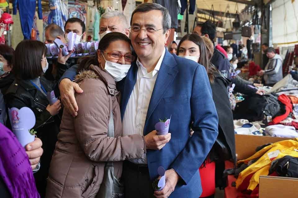 Başkan Batur, 8 Mart Kadınlar G&uuml;n&uuml;&rsquo;nde ger&ccedil;ekleştirilen Konak Kadın Kooperatifi