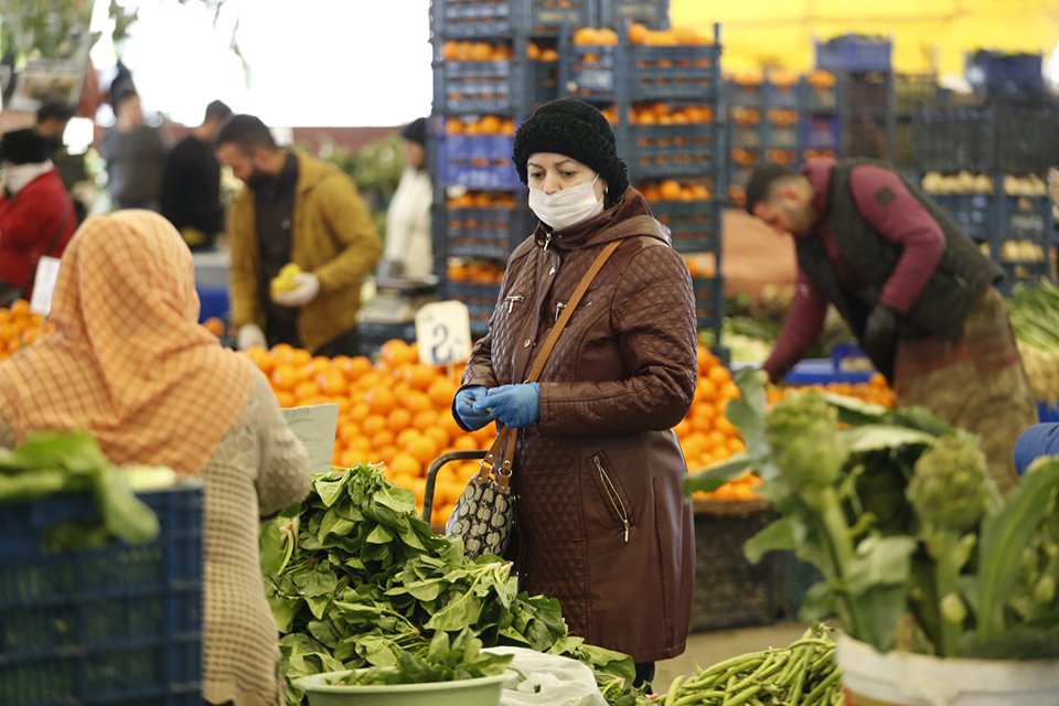 Konak Belediyesi, İçişleri Bakanlığının yayınladığı genelge gereği sokağa çıkma kısıtlaması