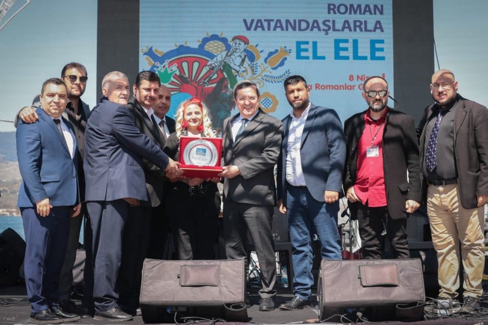 Konak Belediyesi&rsquo;nin Roman dernekleriyle birlikte d&uuml;zenlediği Roman &Ccedil;alıştayı 14-15 Aralık