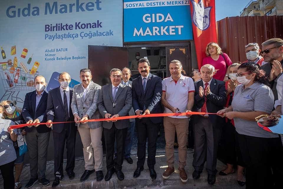 İZMİR'in Konak il&ccedil;esinde, Belediyesi ve T&uuml;rk Kızılayı Konak Şubesi ortaklığında