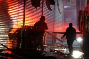 İzmir&rsquo;in Konak il&ccedil;esinde, toptan ve perakende gıda &uuml;r&uuml;n&uuml; satışının yapıldığı