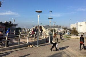 İzmir B&uuml;y&uuml;kşehir Belediyesi Konak Meydanı ile Bahri Baba Parkı arasında