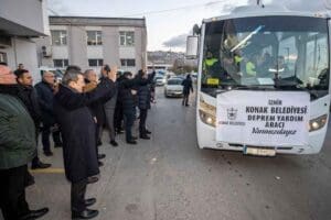 Konak Belediye Başkanı Abd&uuml;l Batur, arama kurtarma faaliyetlerine katılmak ve