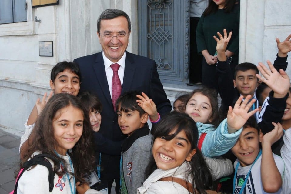 Konak Belediyesi&rsquo;nin, Konaklı &ccedil;ocuklar i&ccedil;in d&uuml;zenlediği 23 Nisan Ulusal Egemenlik