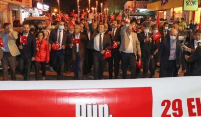 Konaklılar Cumhuriyet Bayramını Gültepe’de kutladı… Başkan Batur: 'Atatürk’ün izinde yürümeye devam edeceğiz; başka bir yola gerek yok'
