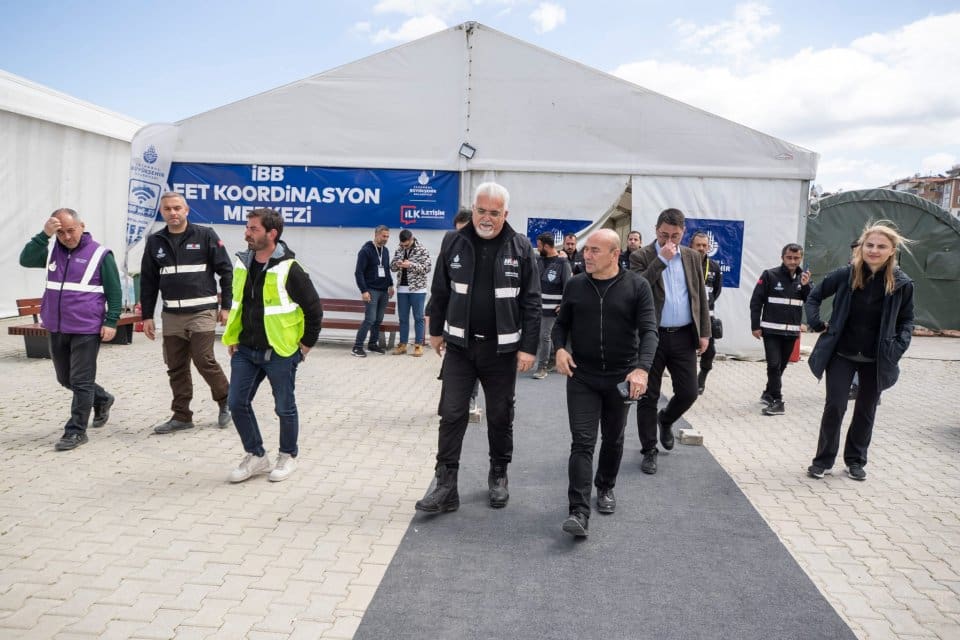 İzmir B&uuml;y&uuml;kşehir Belediye Başkanı Tun&ccedil; Soyer, Hatay B&uuml;y&uuml;kşehir Belediye Başkanı