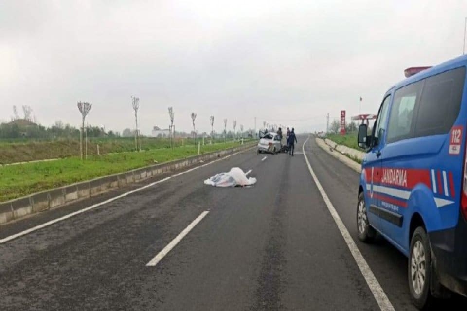 Tekirdağ'da yola &ccedil;ıkan k&ouml;peğe &ccedil;arpmamak i&ccedil;in manevra yapan s&uuml;r&uuml;c&uuml; Dursun