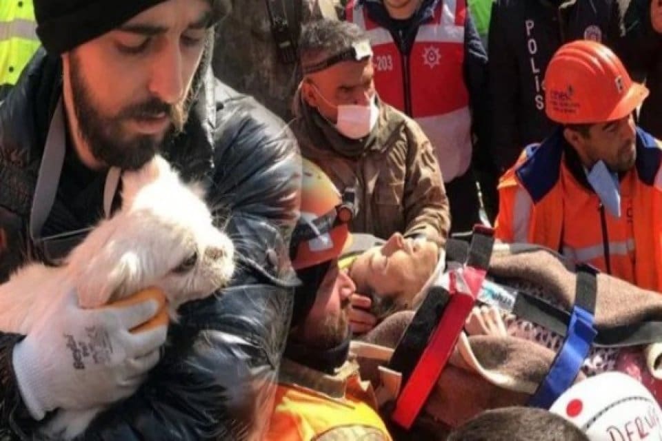 Kahramanmaraş merkezli depremlerde yıkılan Hatay'ın Antakya il&ccedil;esindeki 6 katlı apartmanın