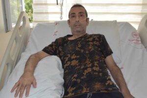 Covid-19 nedeniyle 3 ay yoğun bakımda kaldıktan sonra tedavisi 5