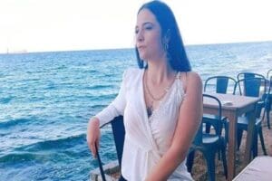 Elazığ'da H&uuml;sniye Karakaş'ın d&ouml;v&uuml;lerek &ouml;ld&uuml;r&uuml;lmesine ilişkin davada karar &ccedil;ıktı. Mahkeme,