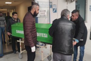 Denizlinin Merkezefendi il&ccedil;esinde, 21 yıllık eşi Ummuhan Zerrin Uygun'u (38)