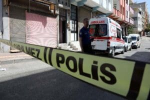 Gaziantep'te, psikolojik sorunları olduğu belirtilen Nazlı Ş., yanında 2 aylık