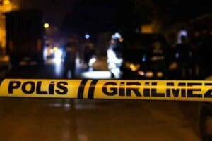 İZMİR'in Karaburun il&ccedil;esinde Naide &Ouml;z&ccedil;imen (68), tartıştığı yeğeni tarafından boğularak