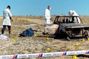 Afyonkarahisar'ın Bolvadin il&ccedil;esinde yol kenarındaki yanmış otomobilde G&uuml;rsel Coşkun (51)