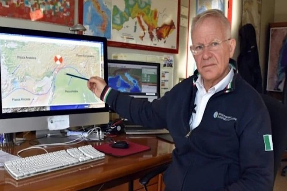 İtalyan deprem uzmanı Prof. Carlo Doglioni, Anadolu levhasındaki 3 metrelik