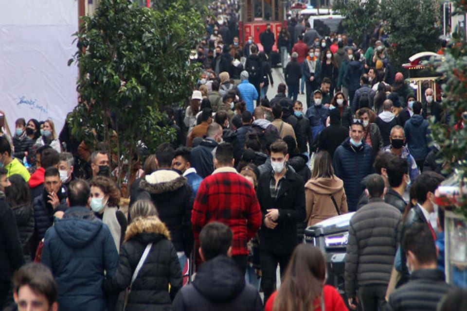 İstanbul'da yerinde karar d&ouml;neminde, kademeli normalleşmenin başlaması sonrası &uuml;&ccedil;&uuml;nc&uuml; hafta