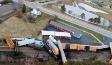 Korkutan tren kazası: 20 vagon raydan çıktı